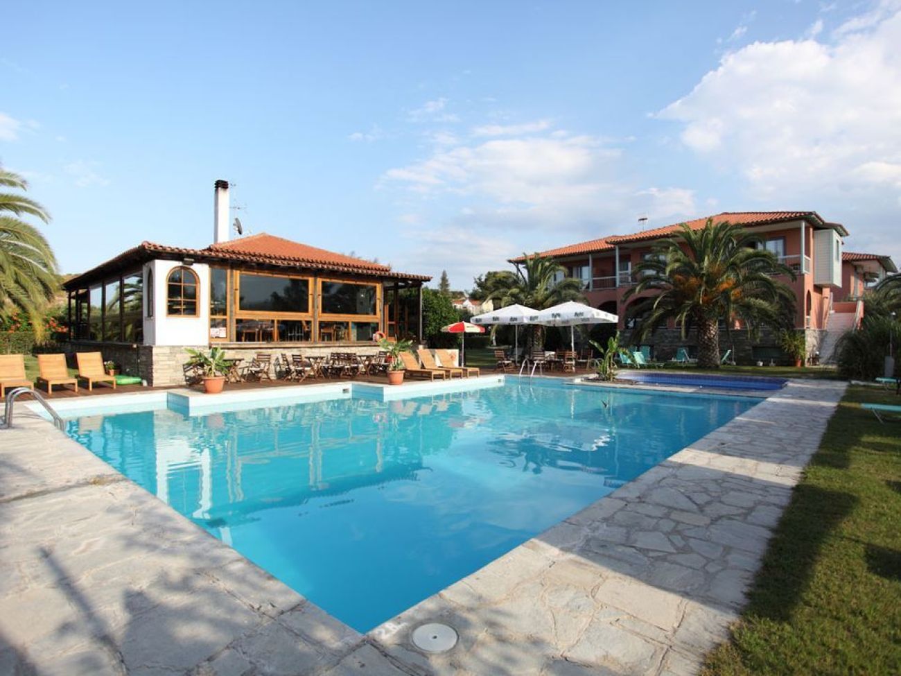 Hanioti Village Resort 3*