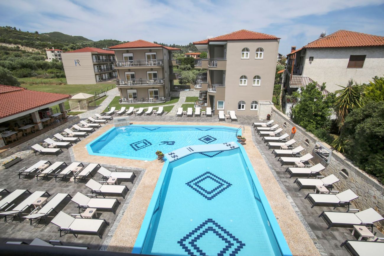 Royal Hotel and Suites 4*