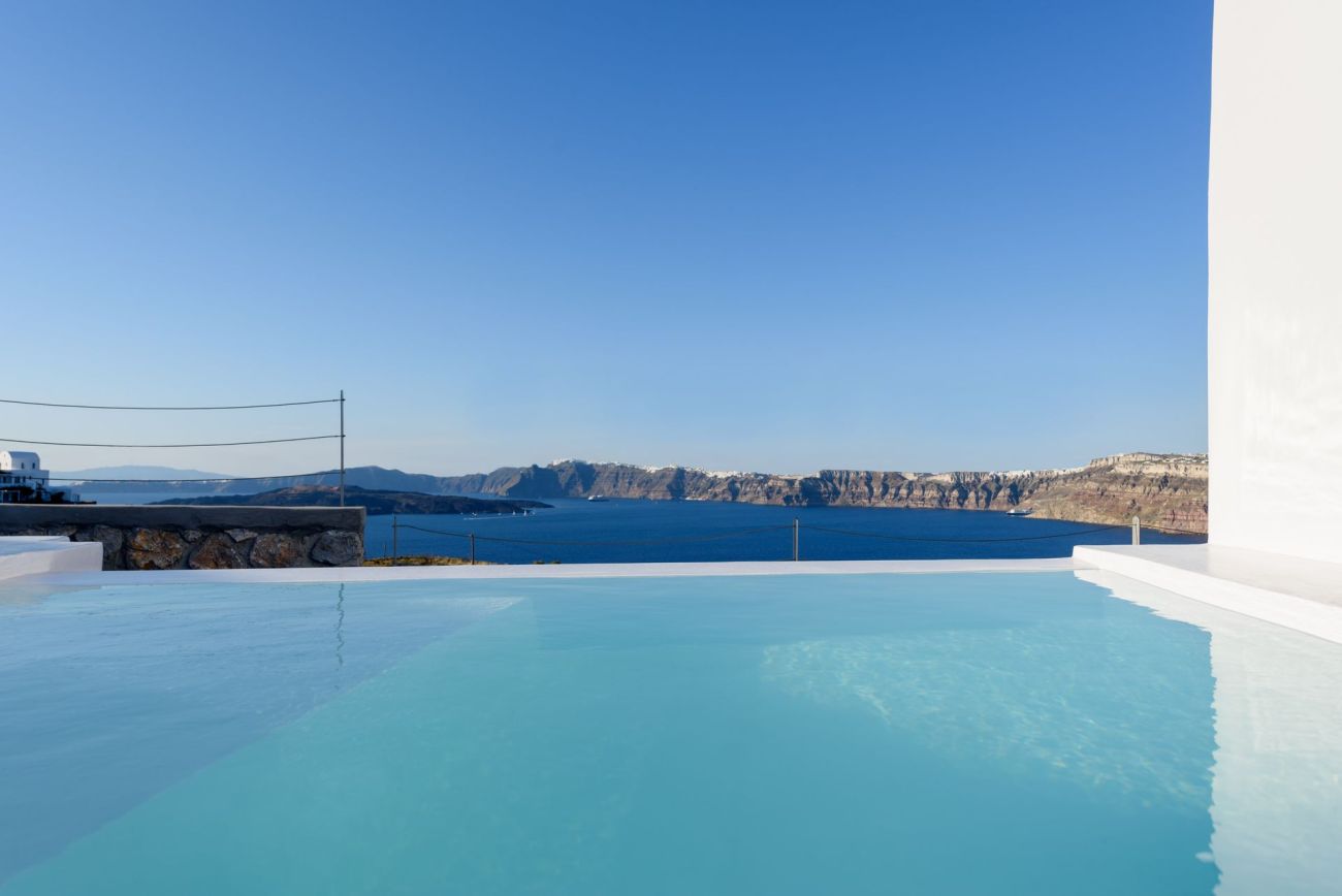 Earino Suites & Villa Santorini