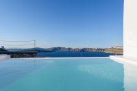 Earino Suites & Villa Santorini