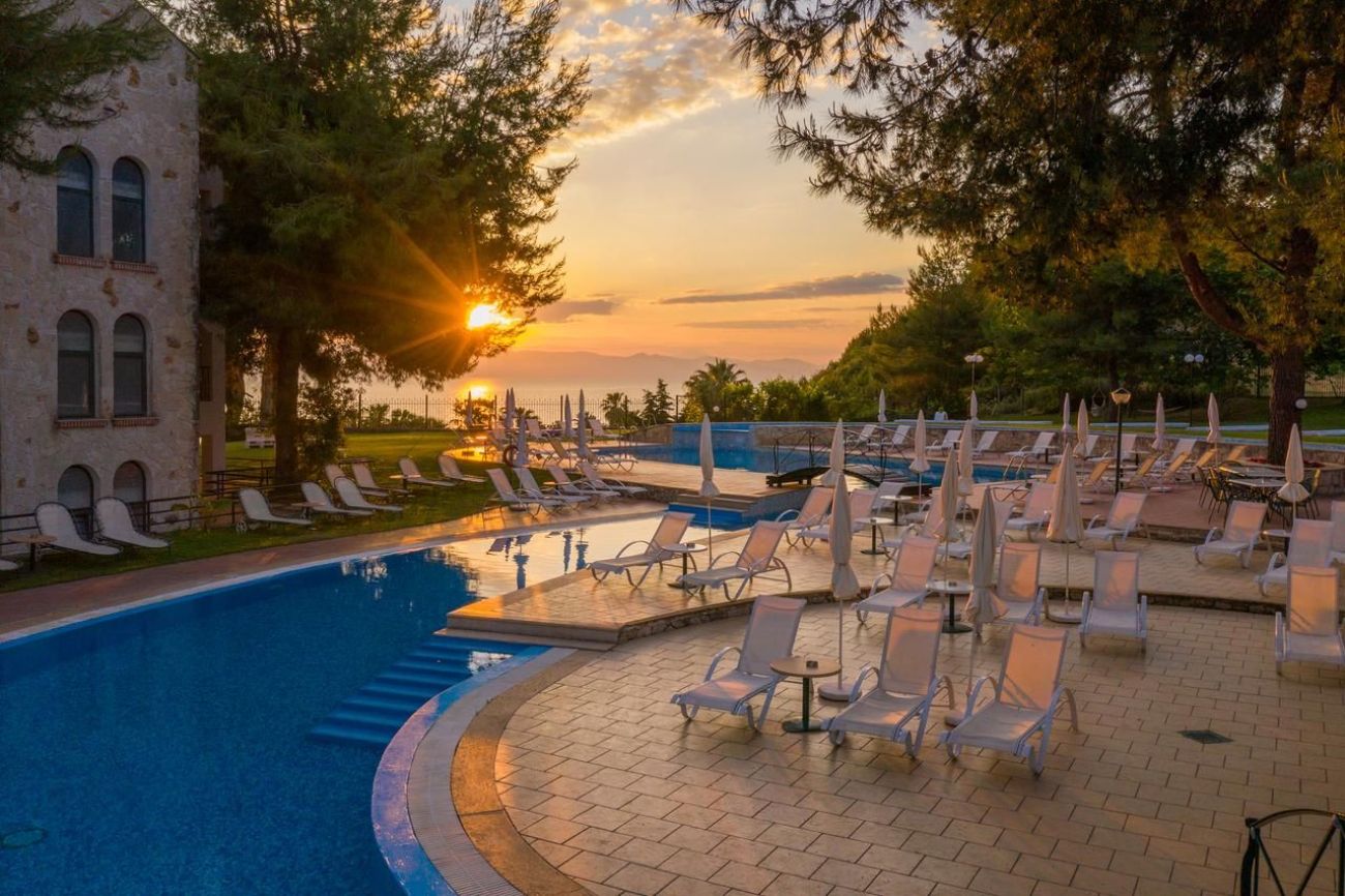 Lesse Hotel 4*