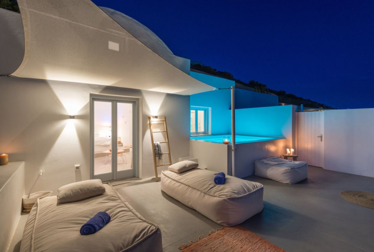 Santorini Heights 5*