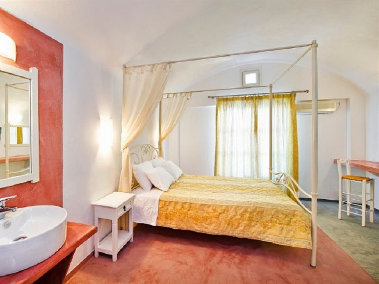 Sea View 4*