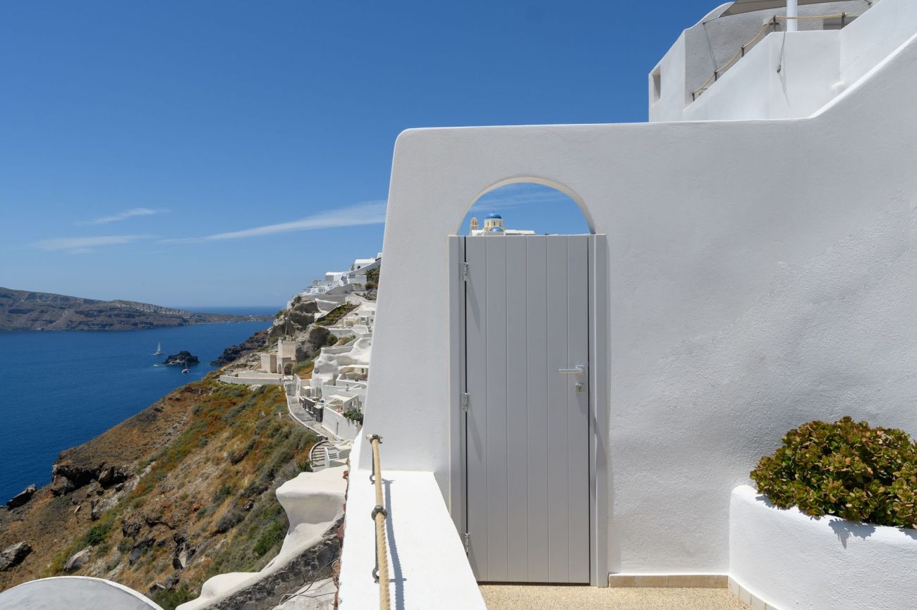 Strogili Traditional Houses Santorini