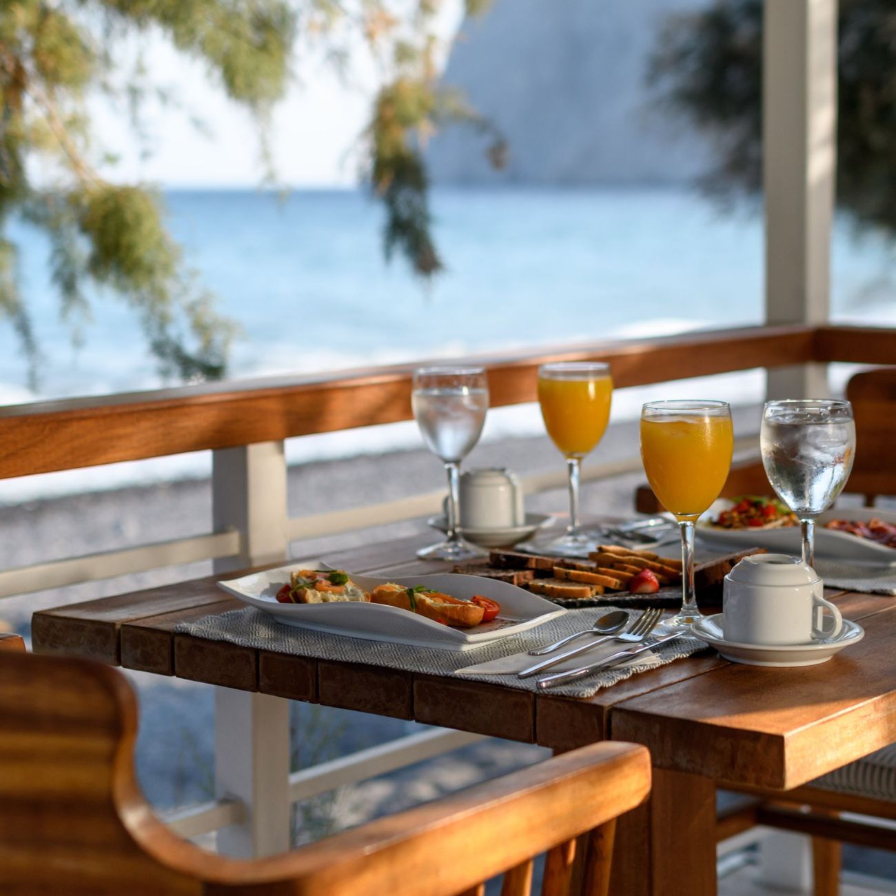 Alesahne Beach Hotel Santorini