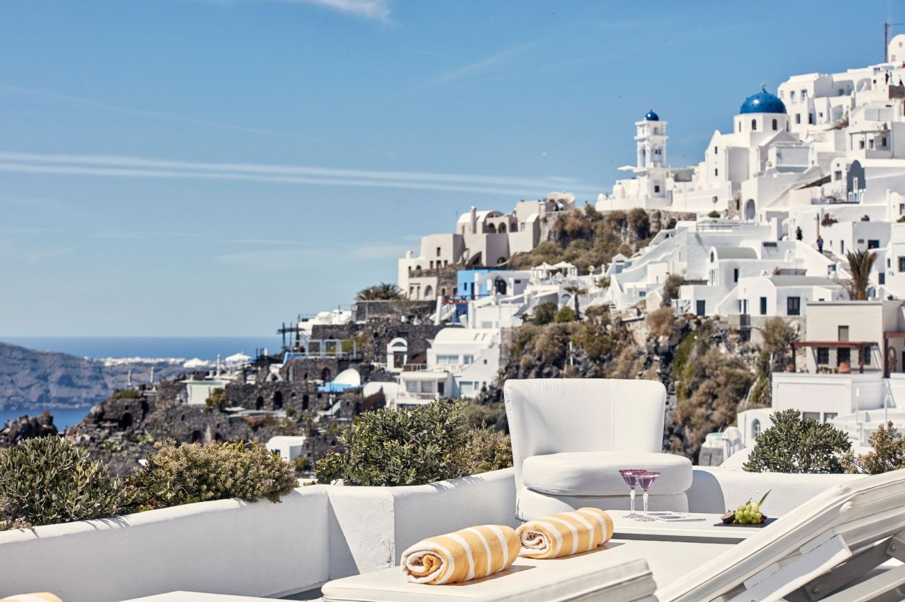 Katikies Chromata Santorini - The Leading Hotels of the World 5*