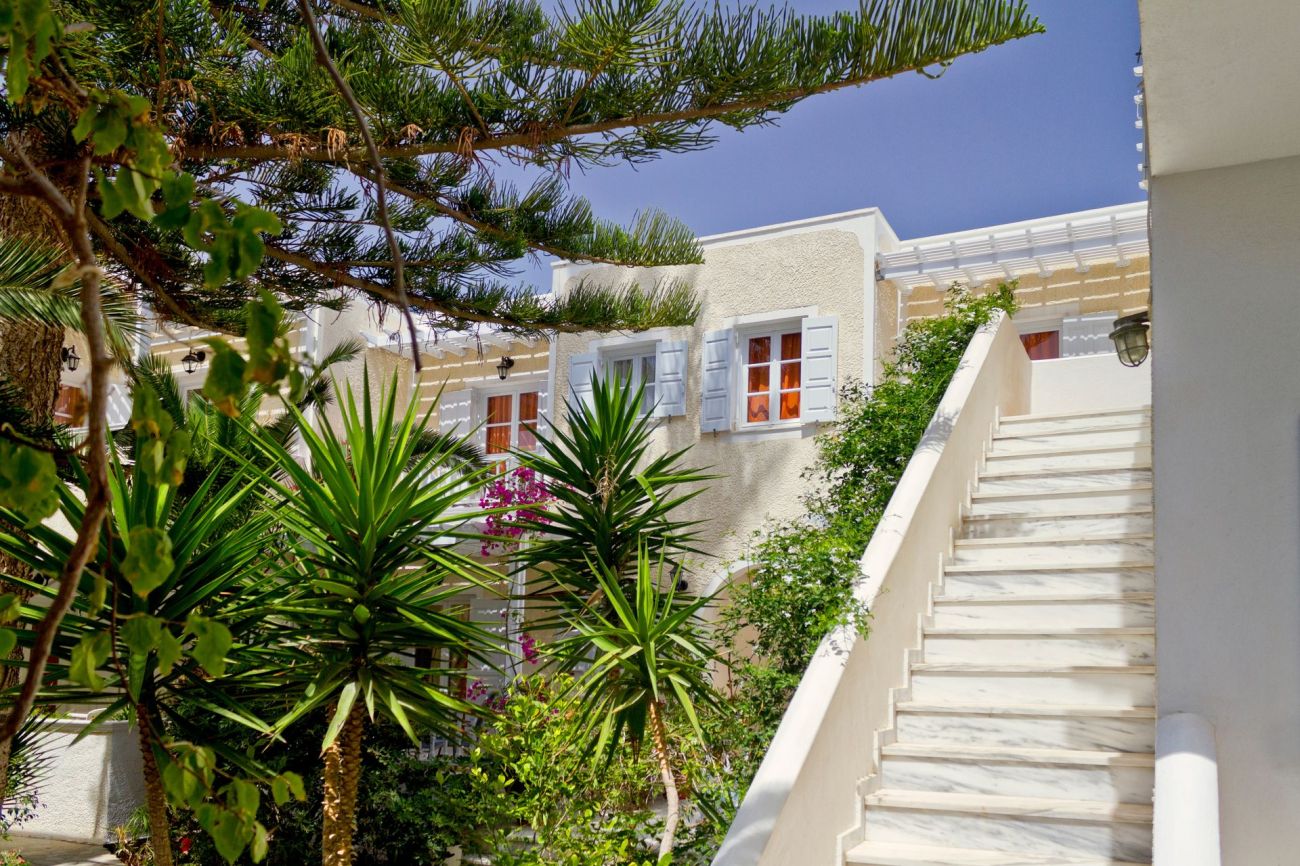 Dolphins Apartments Santorini 3*