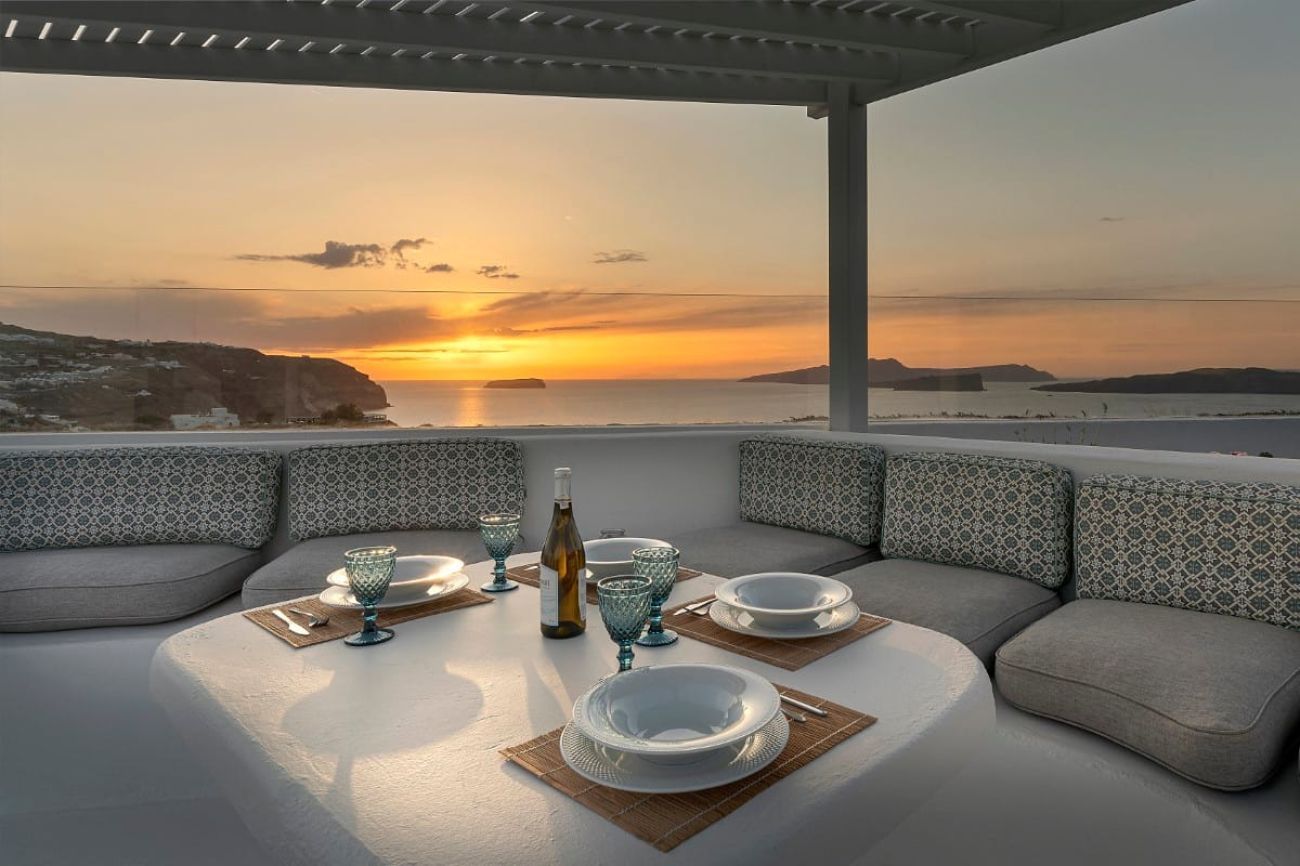 Hemera Holiday Home Villa in Santorini