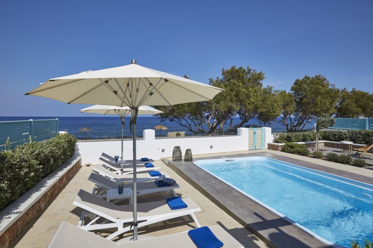 Almyriki Beach Villa 3*