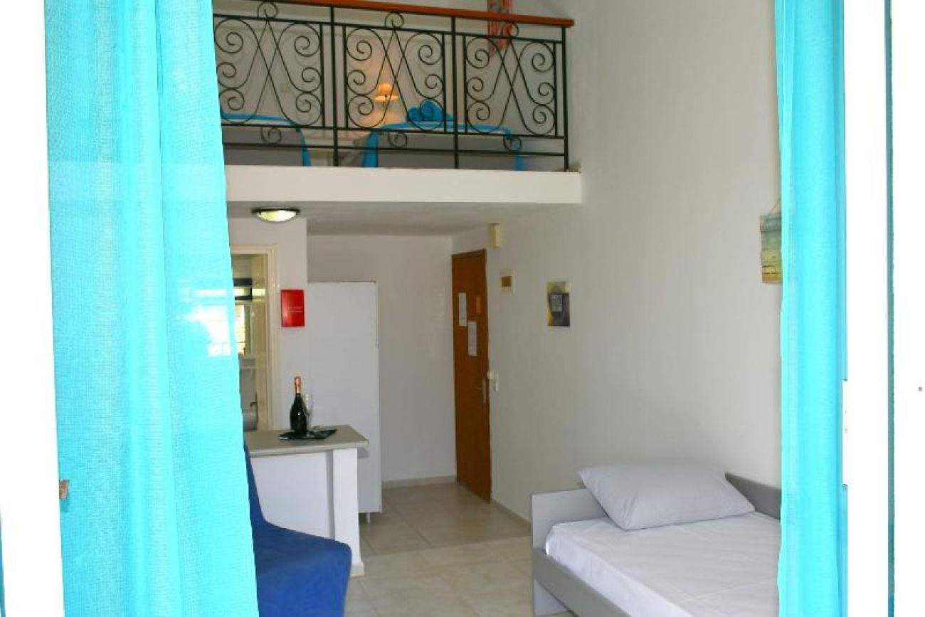 Utopia Kavos Hotel 2*