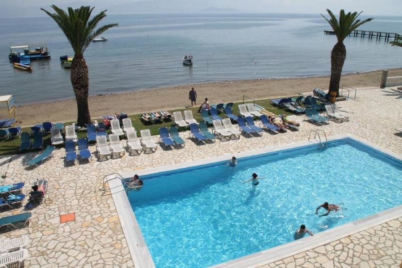 Lemon Grove Hotel And Studios 2*