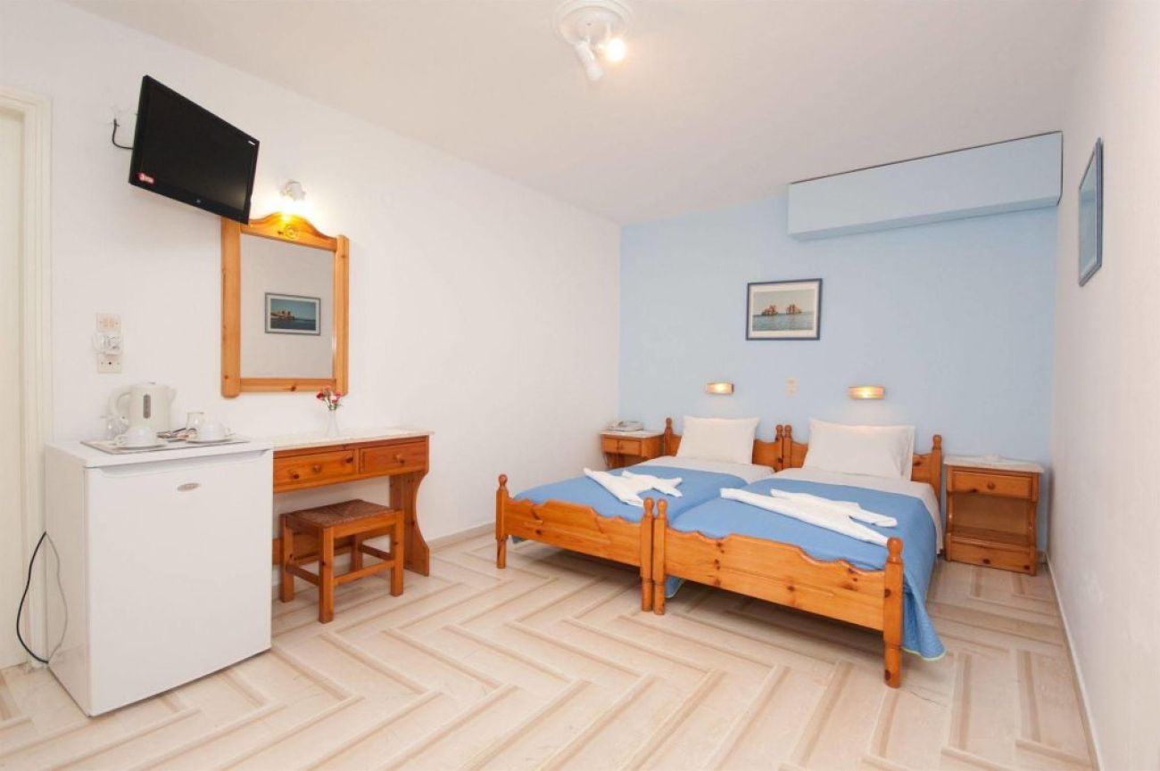 Marinos Hotel 2*