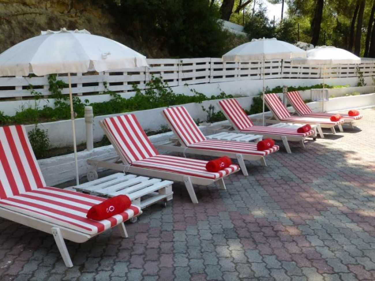 Dryades Hotel 3*