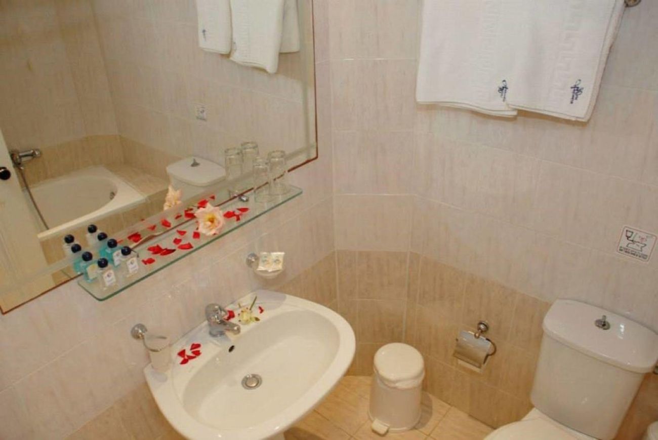 Afrodite Hotel 2*