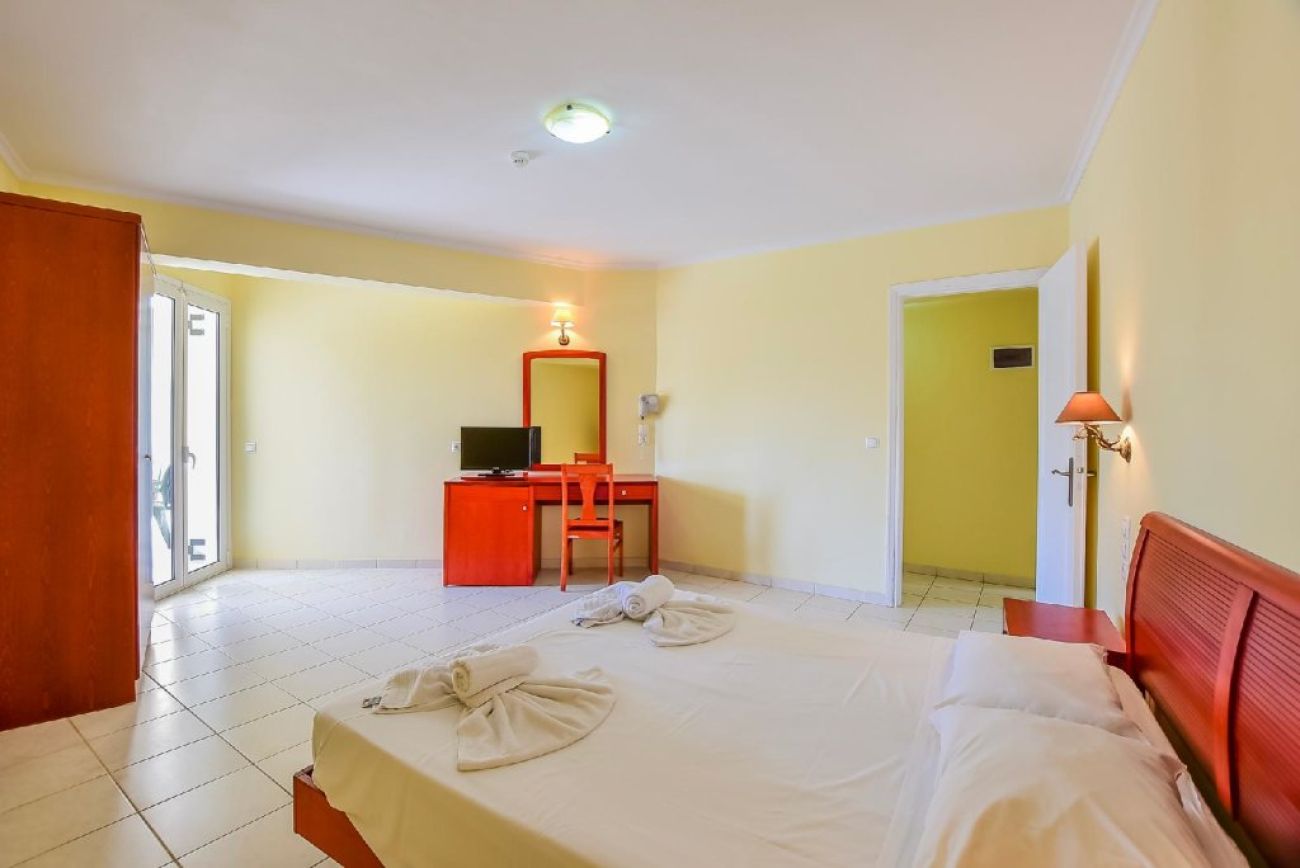 Timos Hotel 2*