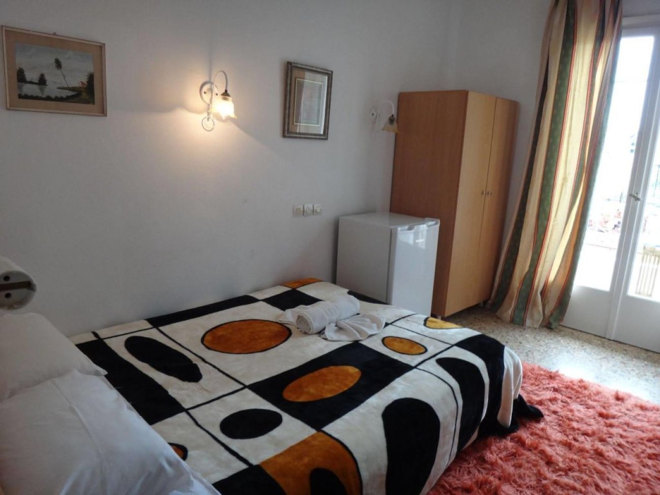 Sofia Rooms 2*