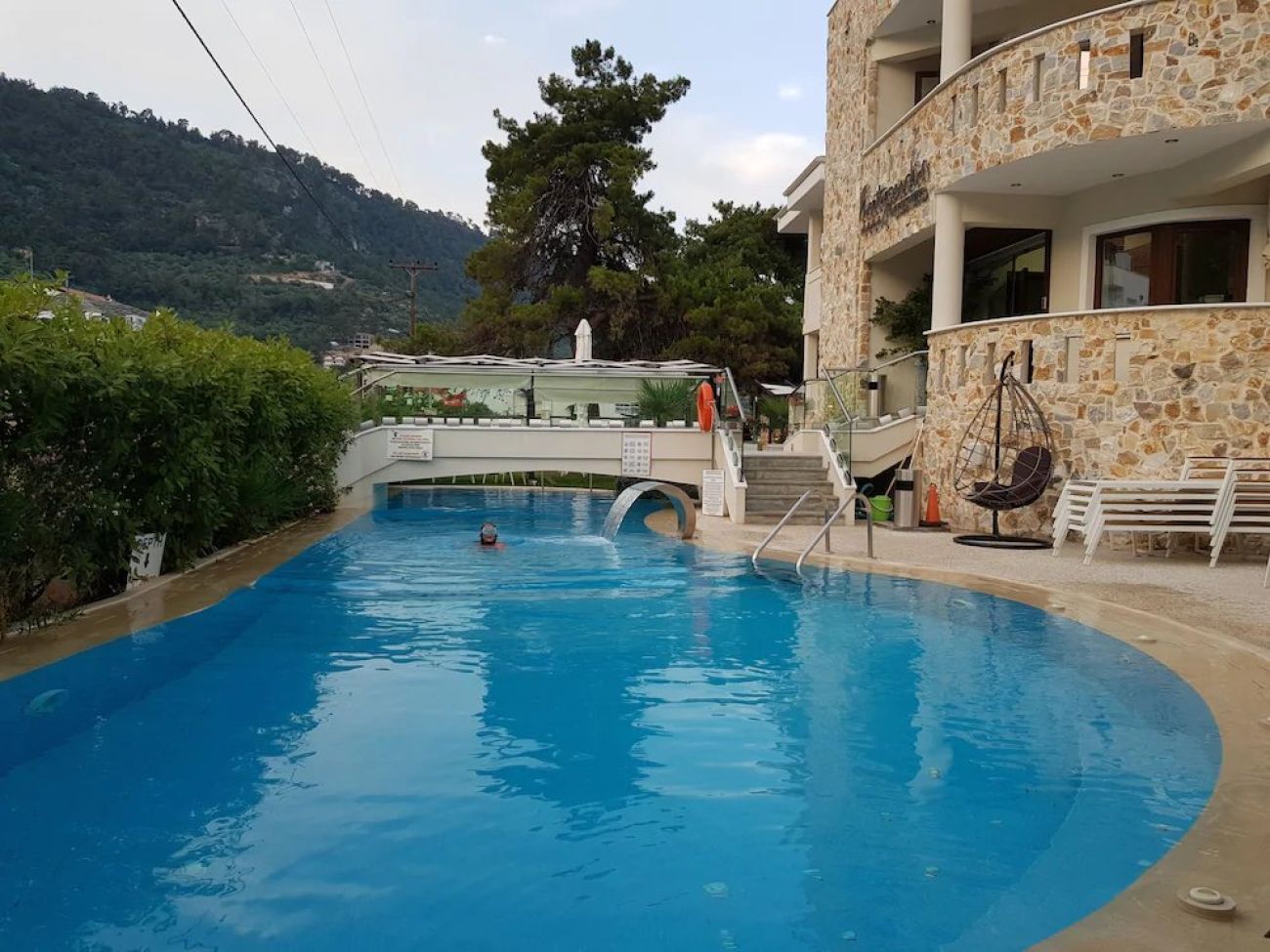 Hatzoudis Luxury Suites 4*