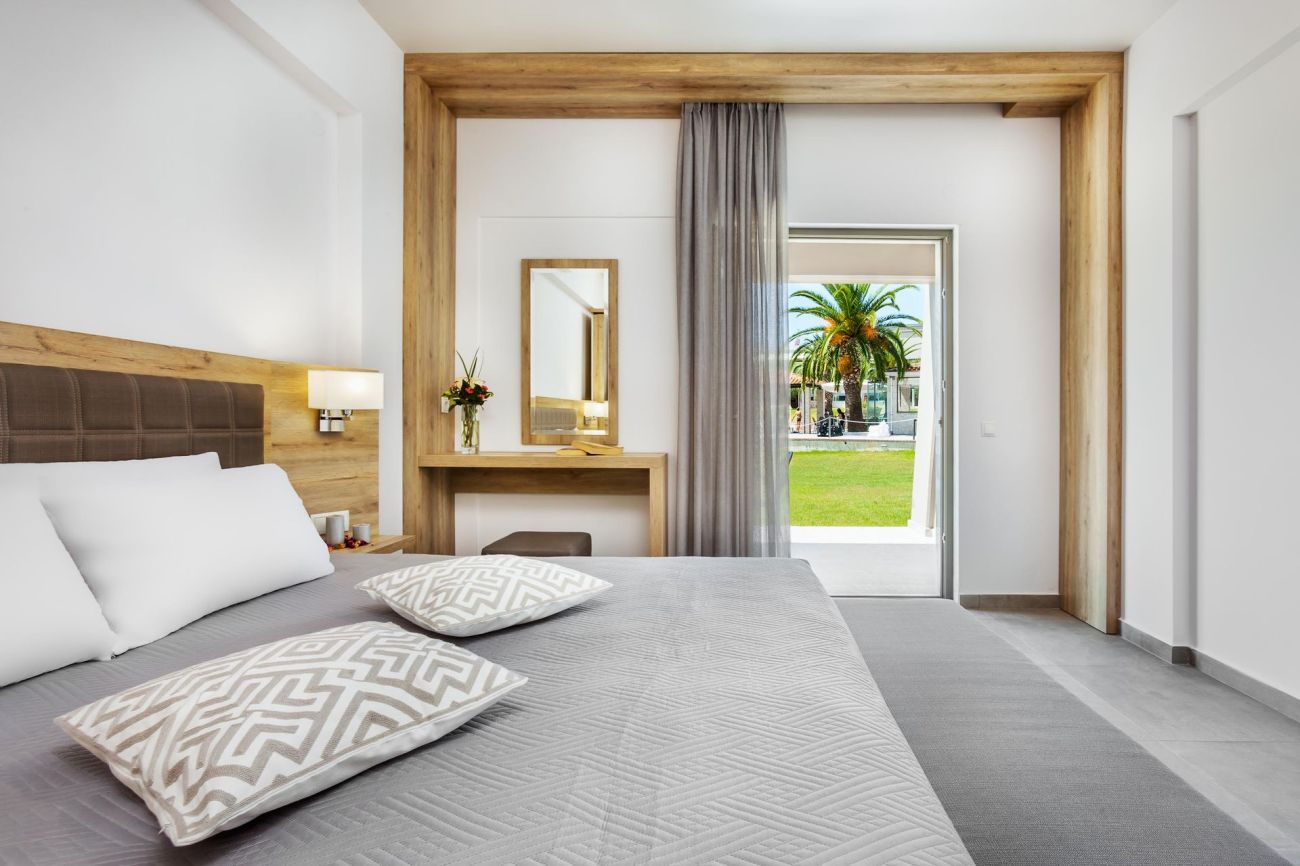 Iris Hotel 3*