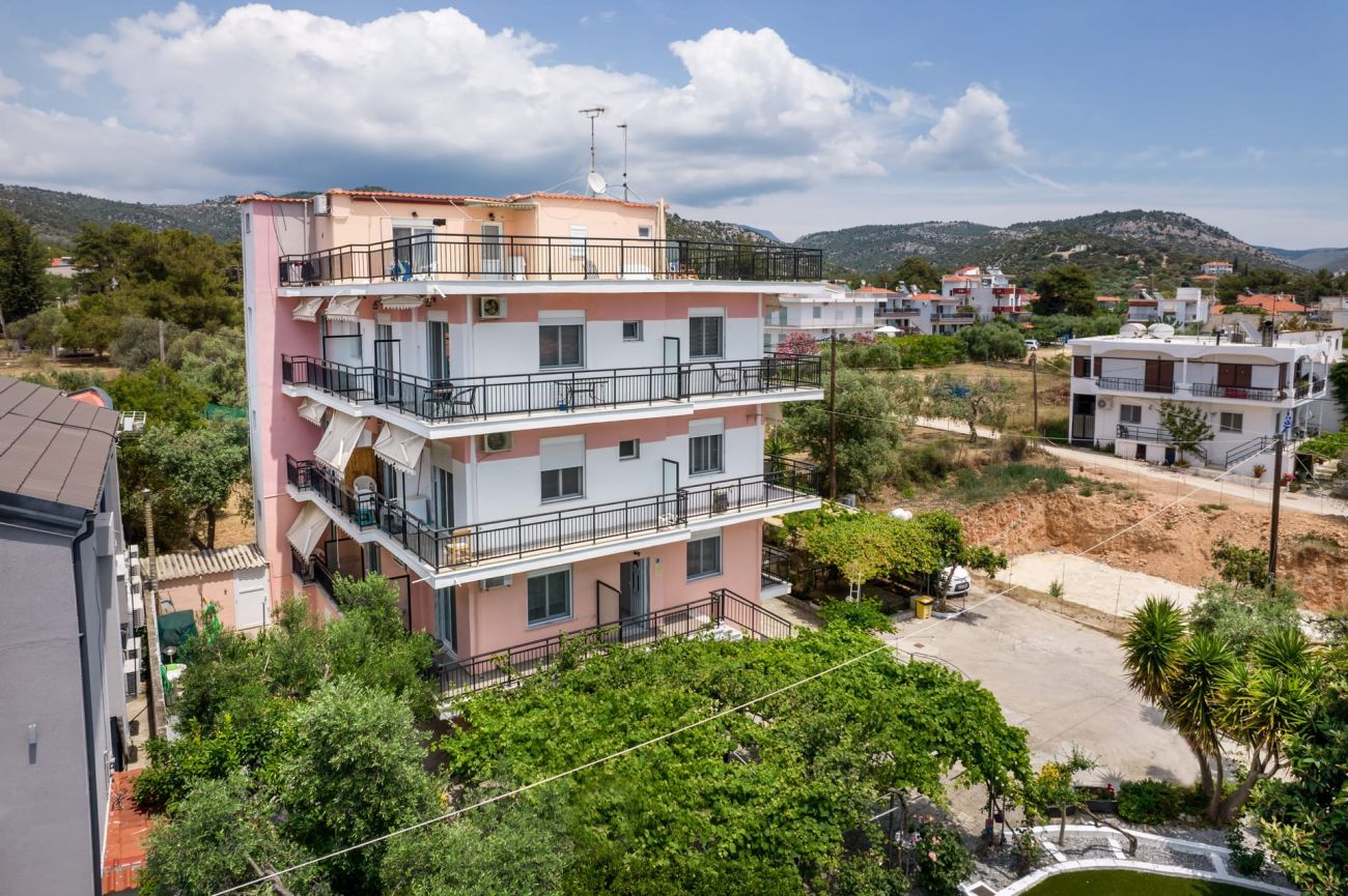 Ianos Apartments