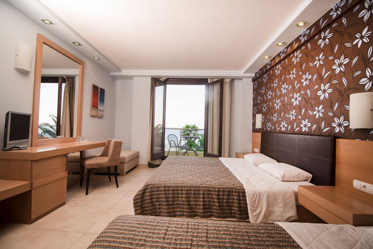 Mistral Seaside Hotel 3*