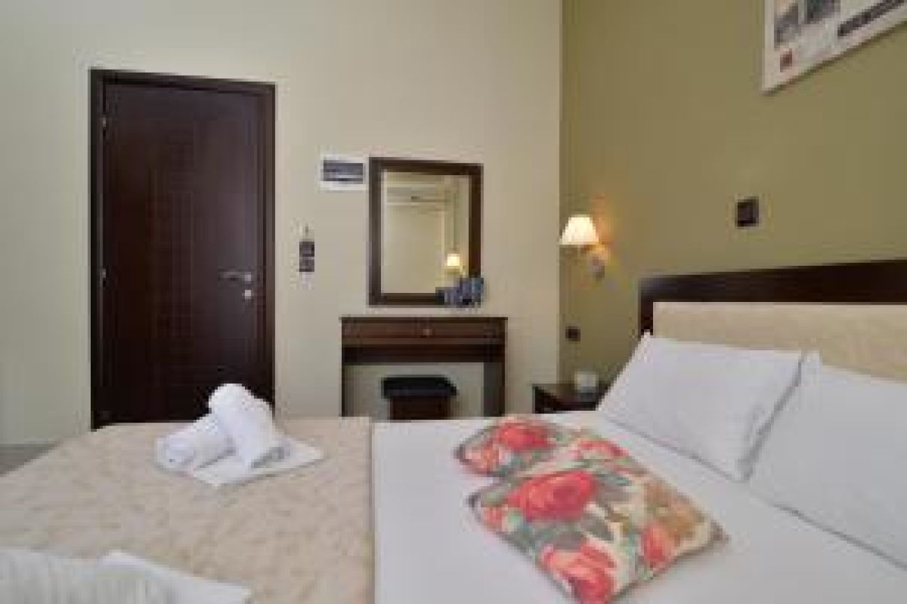 Akrothalassia Hotel 2*