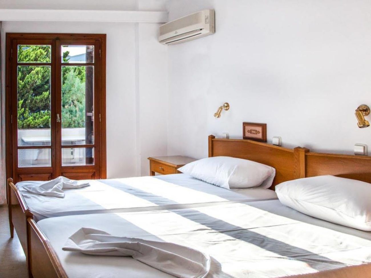 Irini'S Rooms Fteouras 2*