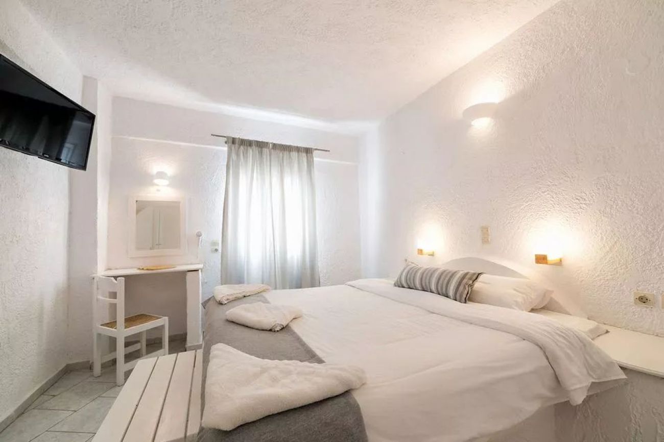 Artemis Suites Santorini 3*