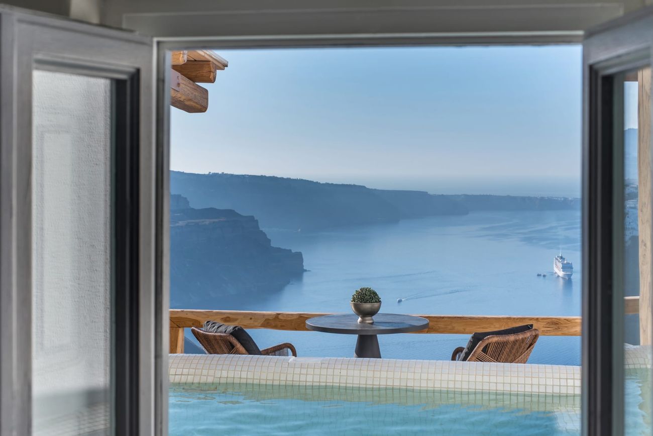 Aqua Luxury Suites Santorini 5*