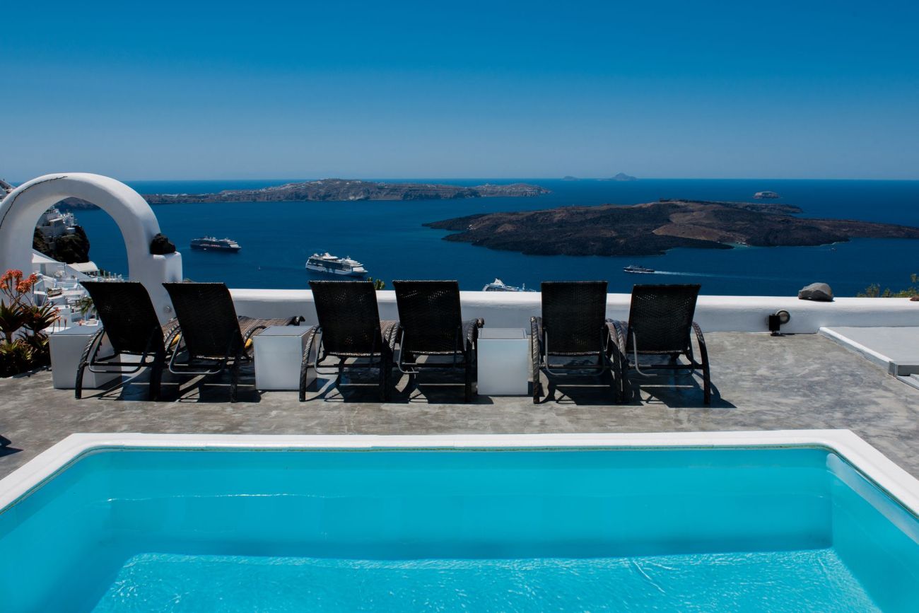 Nomikos Villas 4*