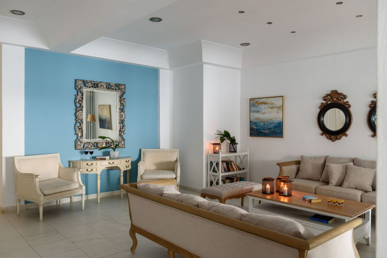 Alesahne Beach Hotel Santorini
