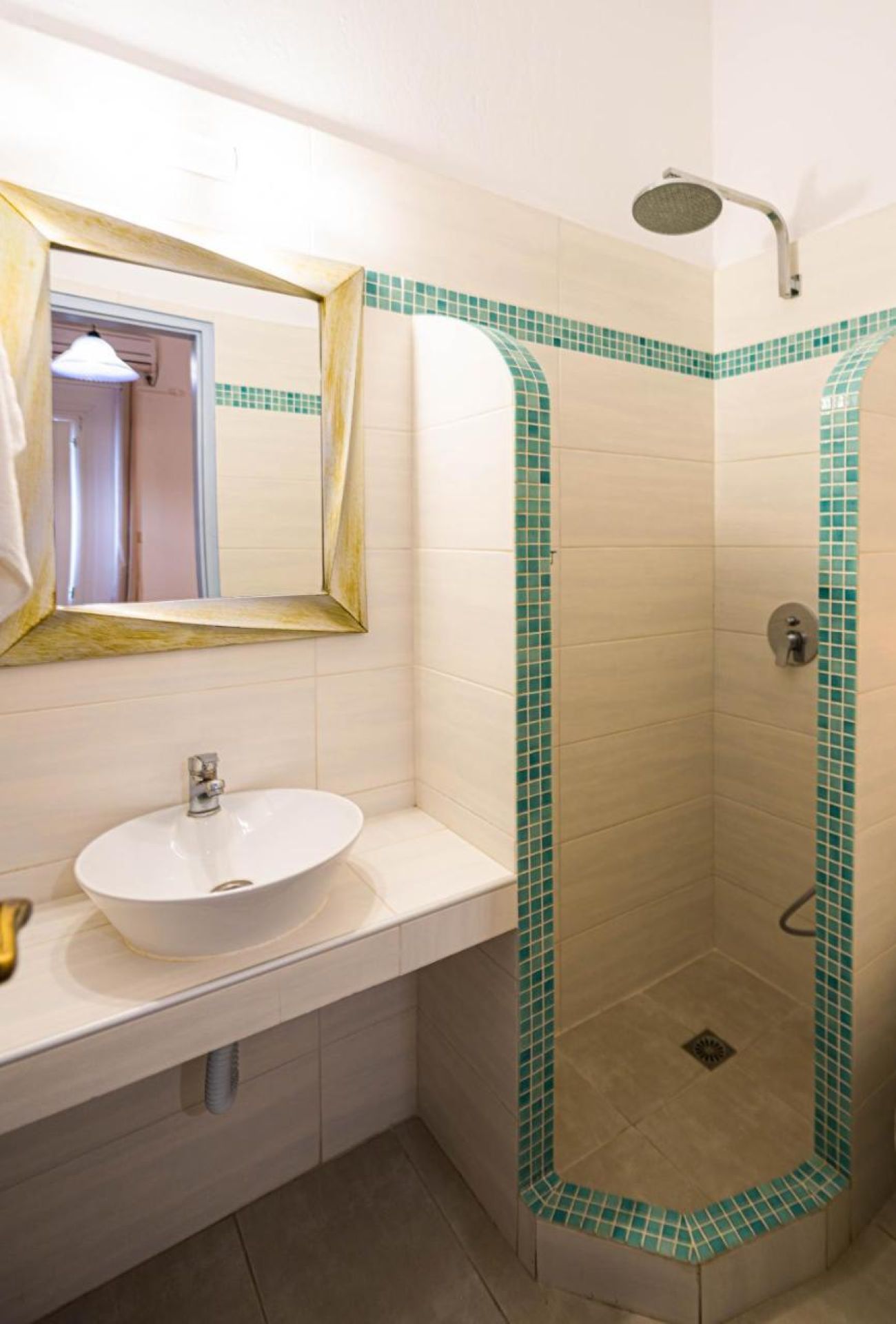 Join Us Low Cost Rooms