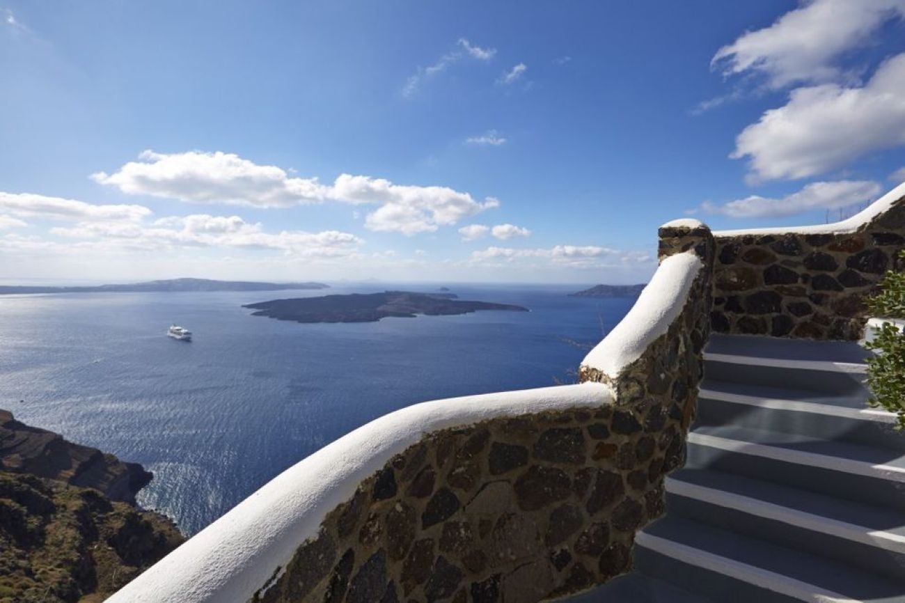 Ira Hotel & Spa Santorini 4*