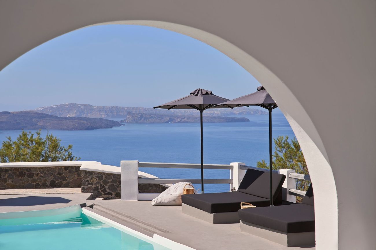 Mr. & Mrs. White Santorini 4*