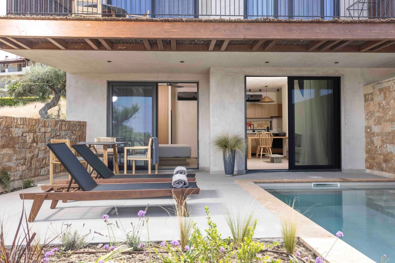 Pnoes Suites 4*