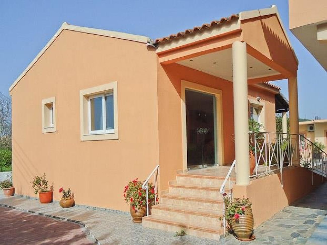 Eleni Apartments