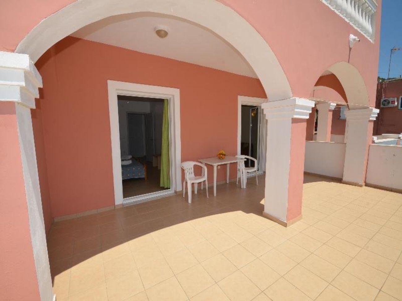 Paradiso Aparthotel 2*