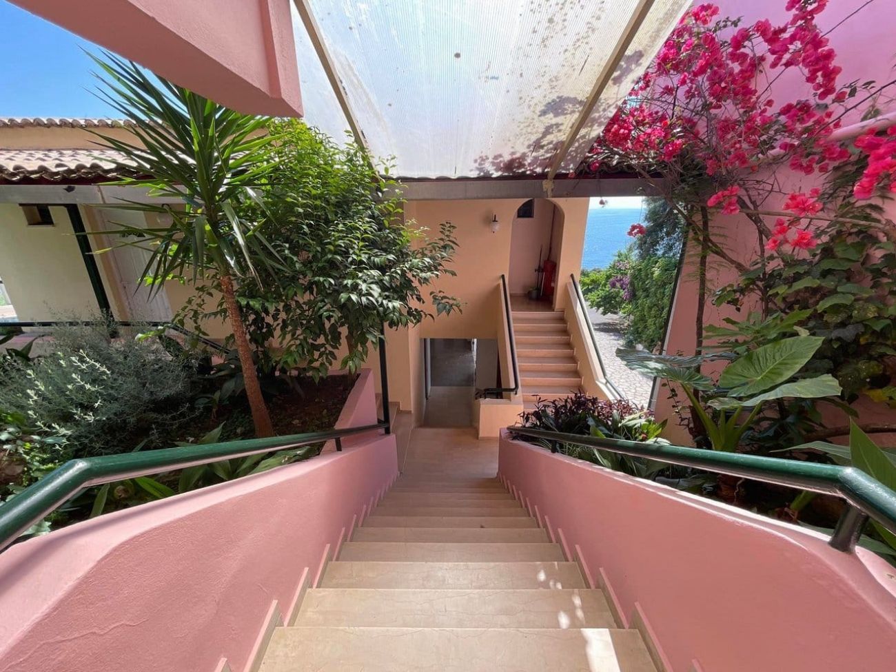 Siora Leni Contemporary Filoxenia 2*