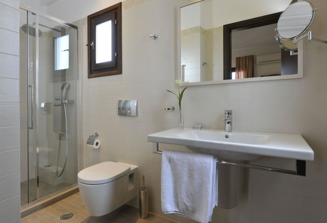 Aella Residence 3*