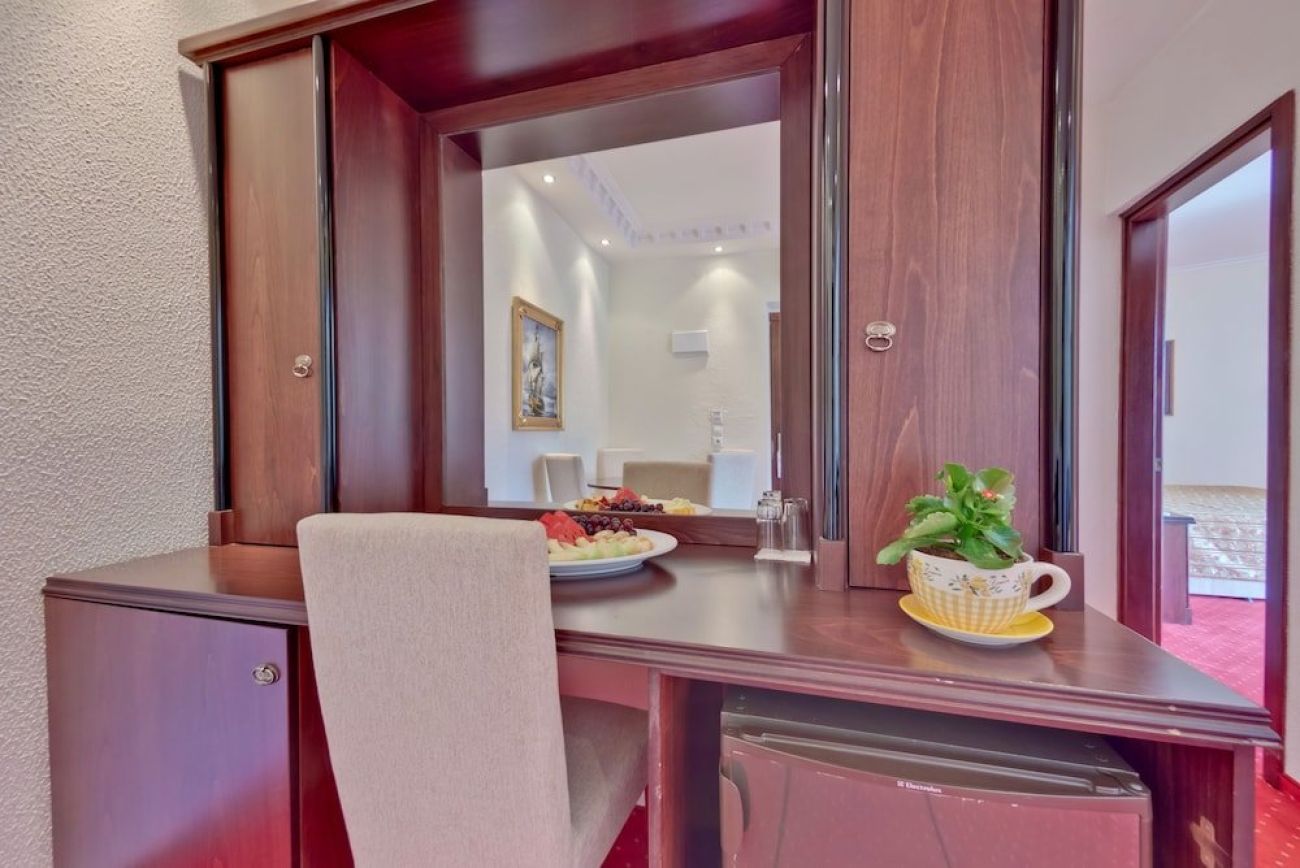 Mendi Hotel 4*