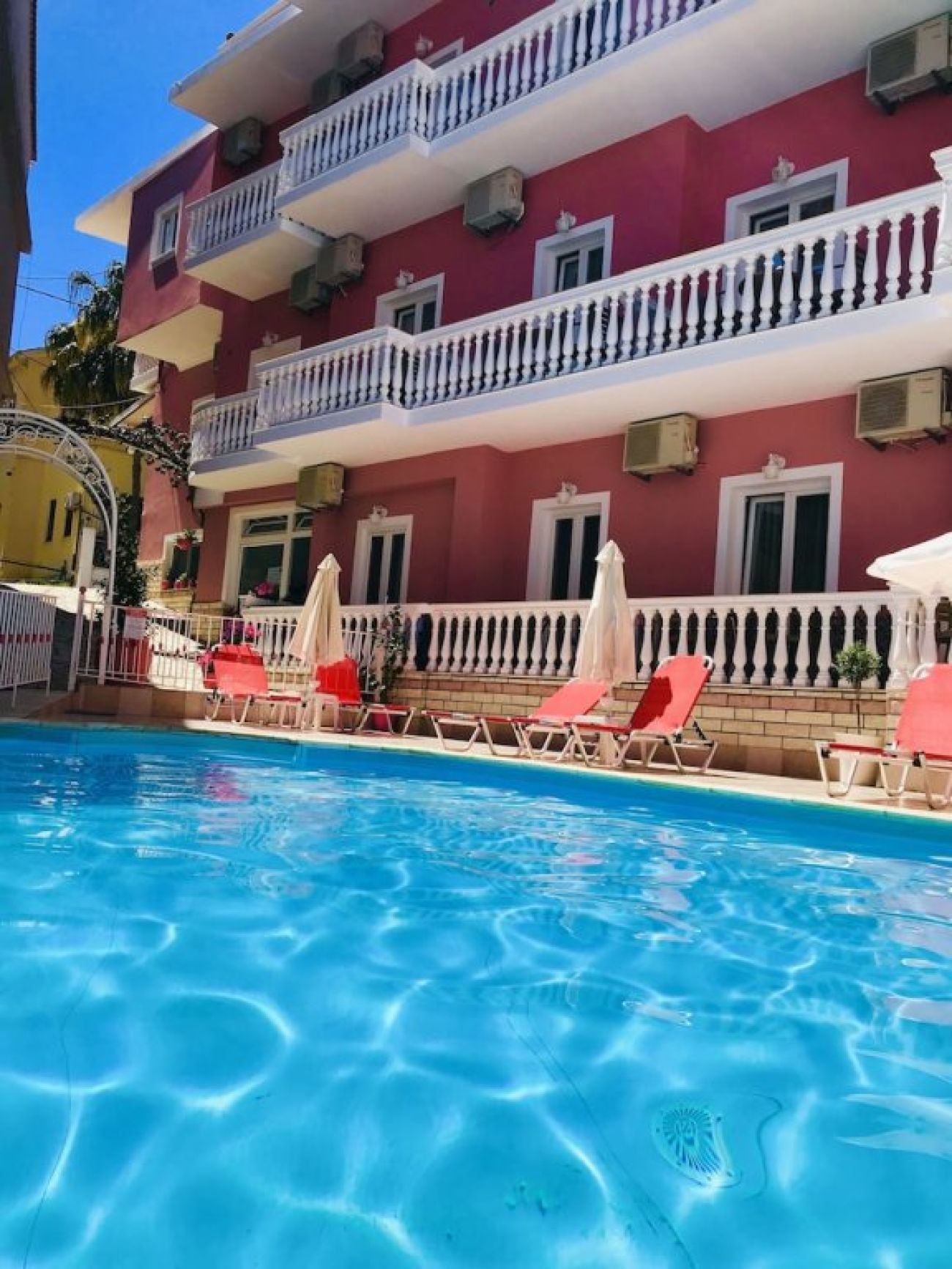 Villa Antonis 3*