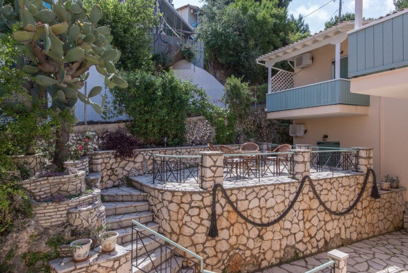 Olive Tree Hotel 2*