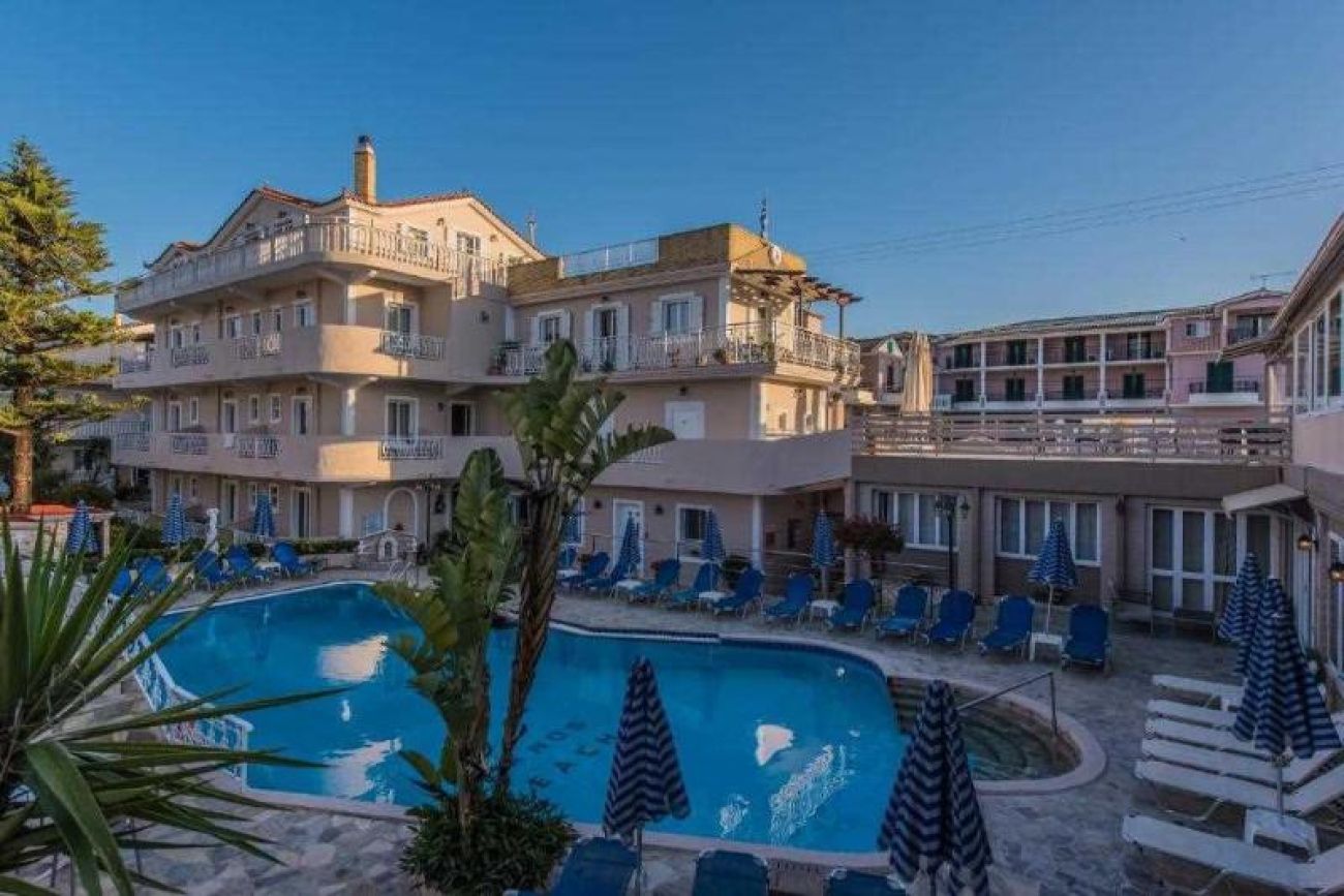 Planos Beach Aparthotel 4*