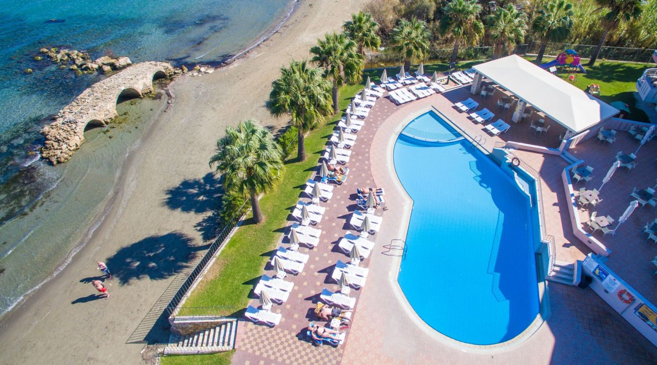 Xenos Kamara Beach