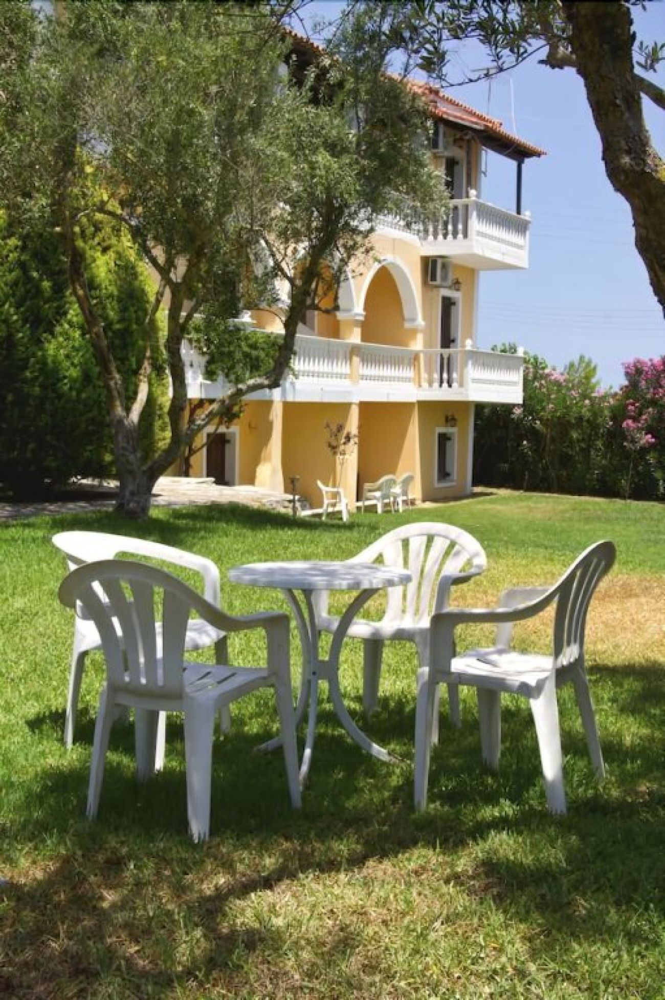 Studios Petra 2*