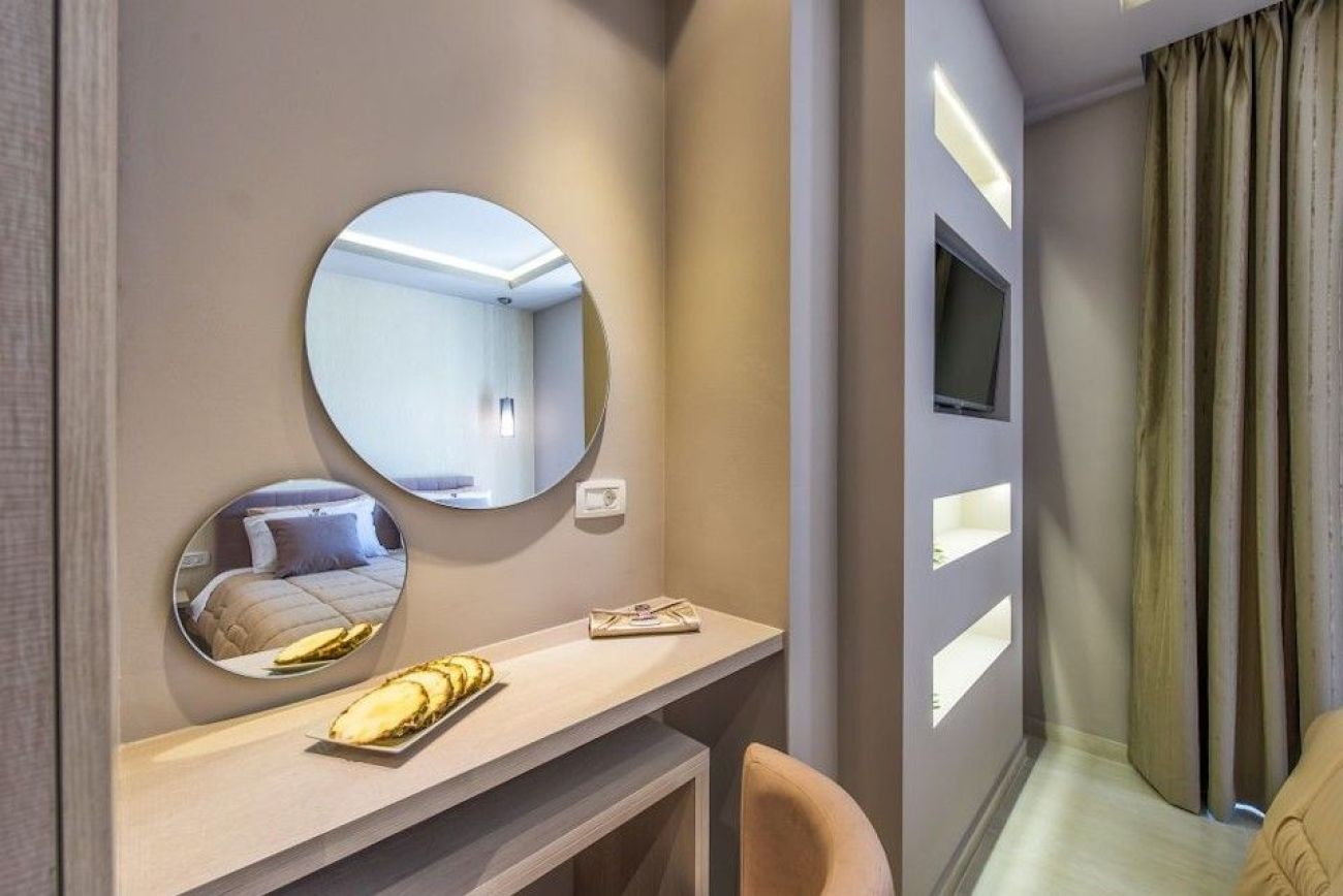 Avra Villa 5*
