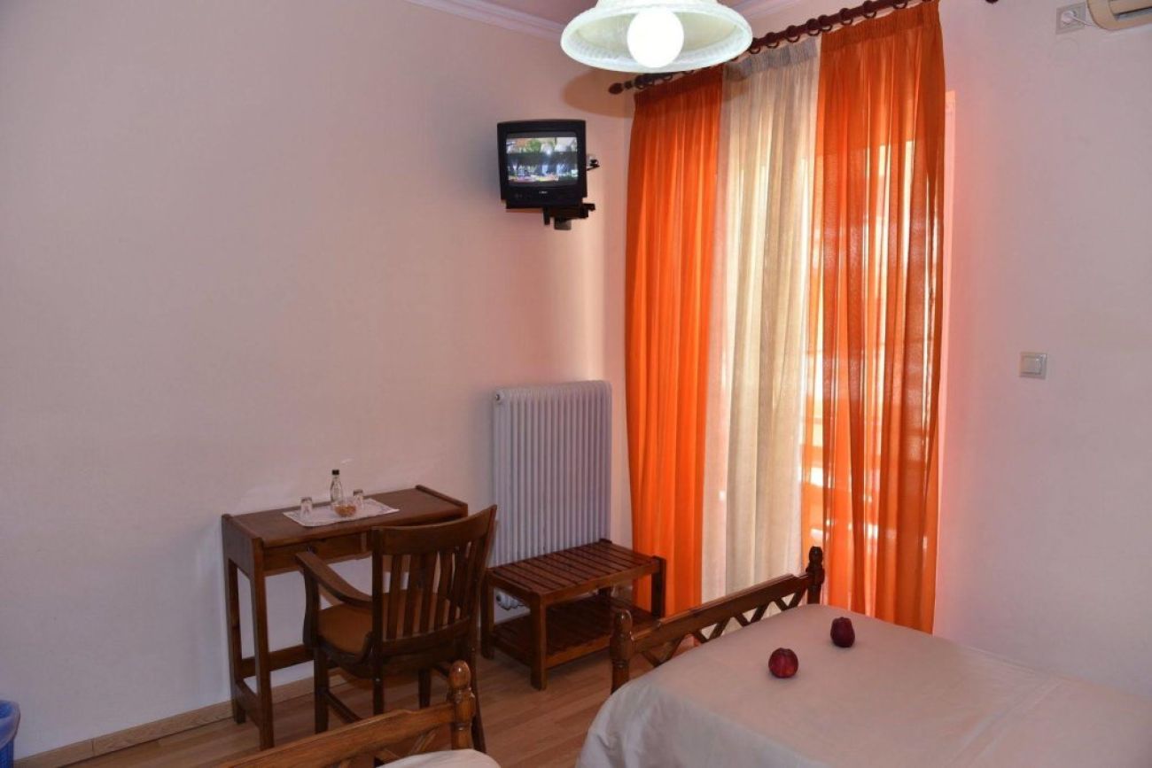 40 Platania Hotel 2*