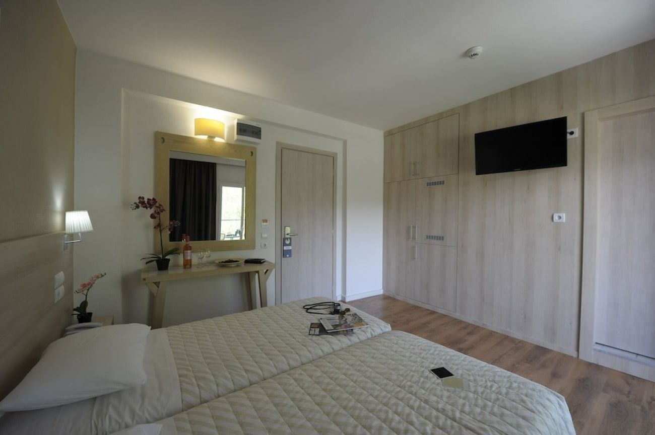 Amarynthos Resort 4*