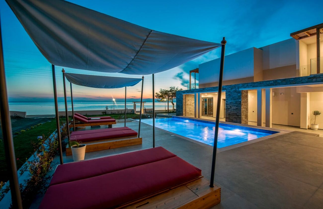 Amyntas Seafront Hotel 3*