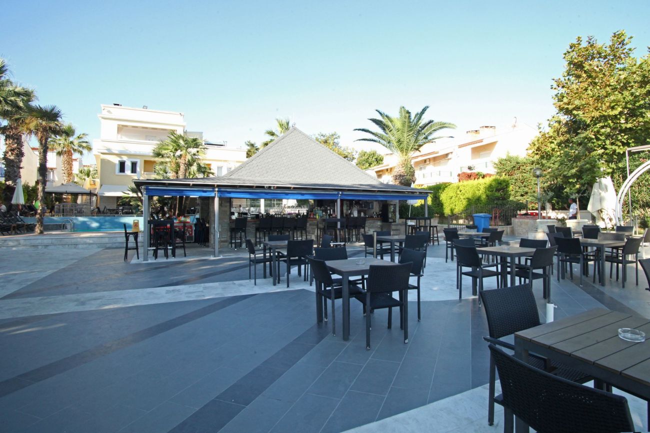 Naias Beach Hotel 3*