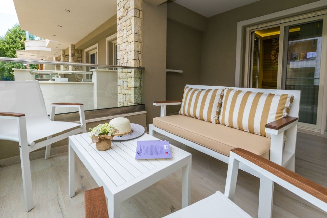 Lobelia Luxury Suites 4*